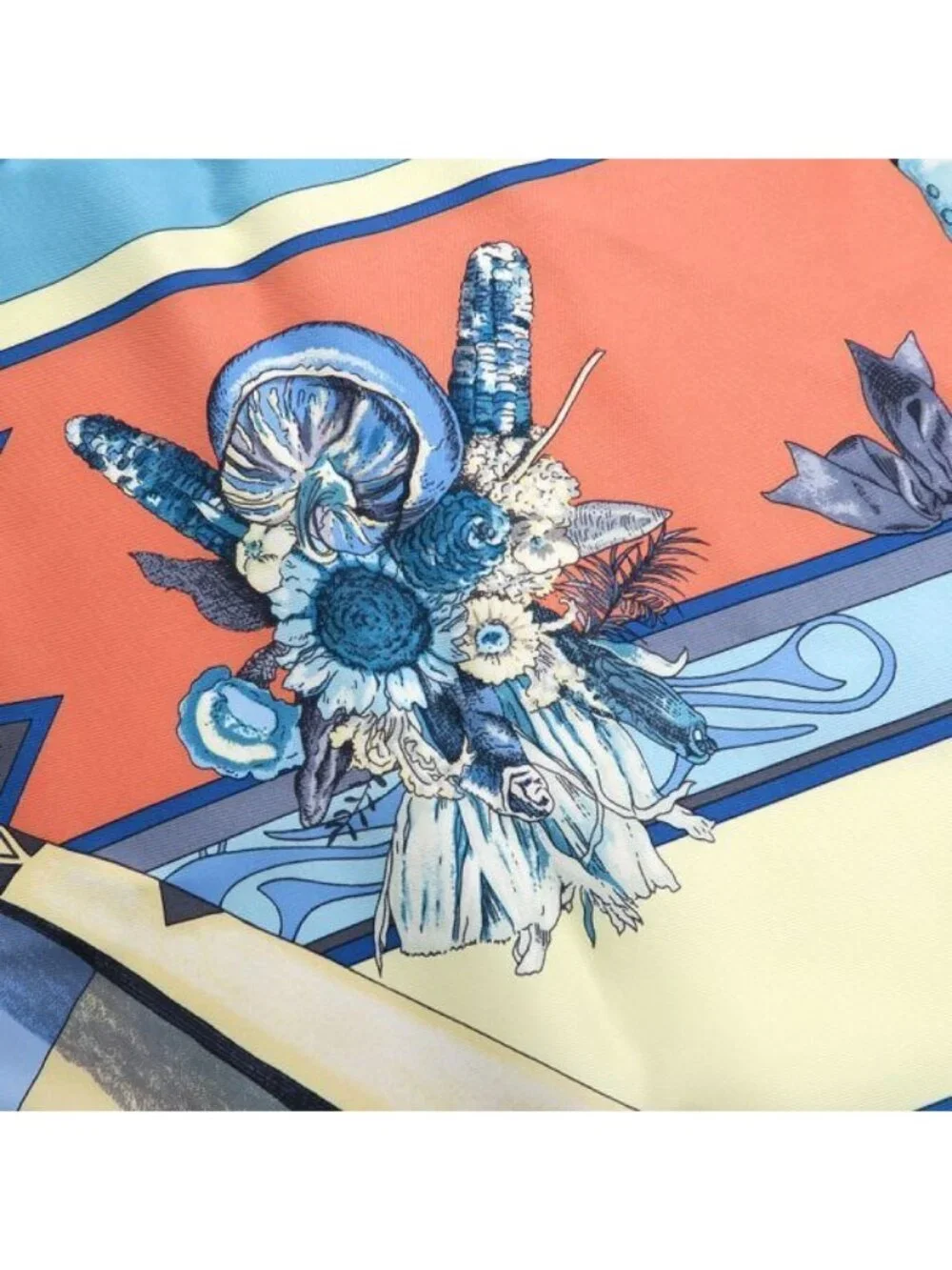 Hermes Triangle Geant Scarf - Picture 6 of 7